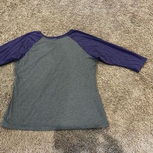 AHU ladies baseball style tee. Size XL